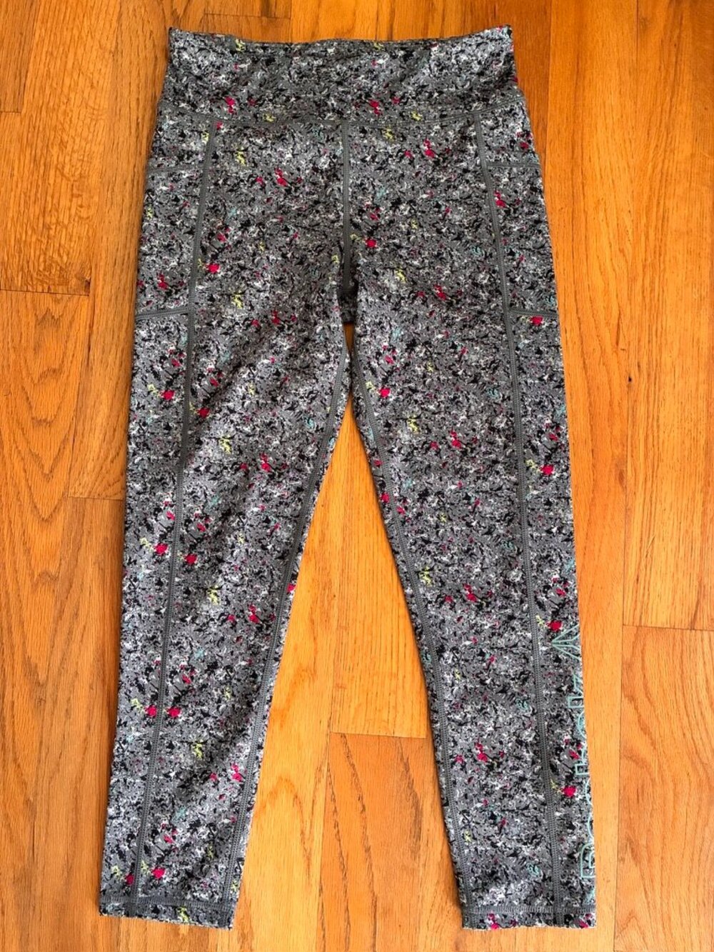 Reebok Girls XL 14/16 Paint Splatter Athletic Leggings Gray Neon